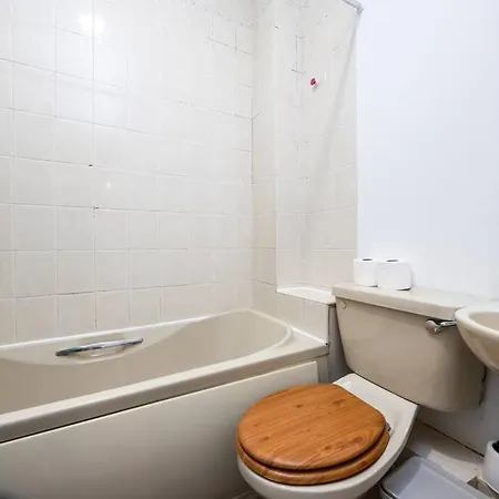 снеск Q,r-с0de First -,-cozy 2bed In Next To River Liffey ダブリン